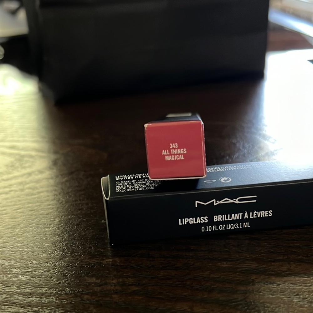 Mac lip glass